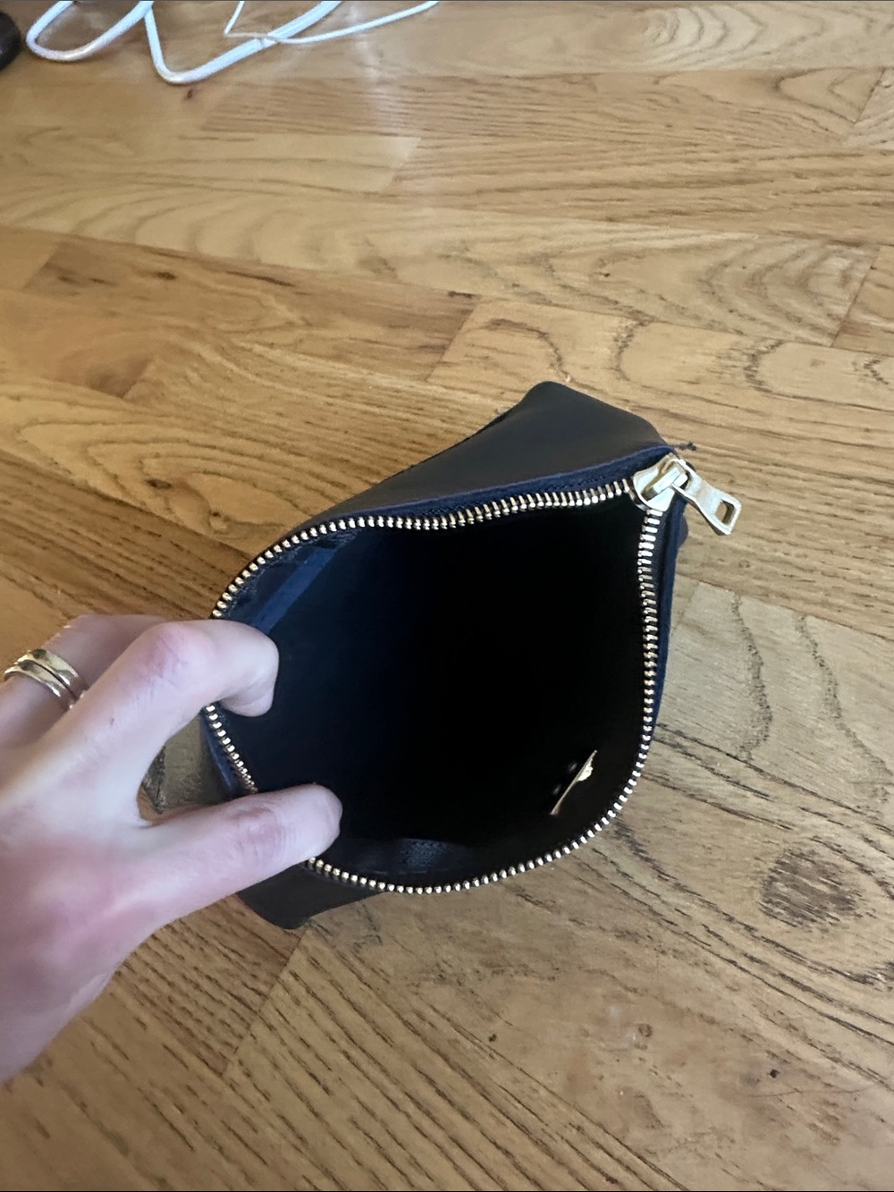 Portland leather sundaze black pebbles pouch - Picture 4 of 4